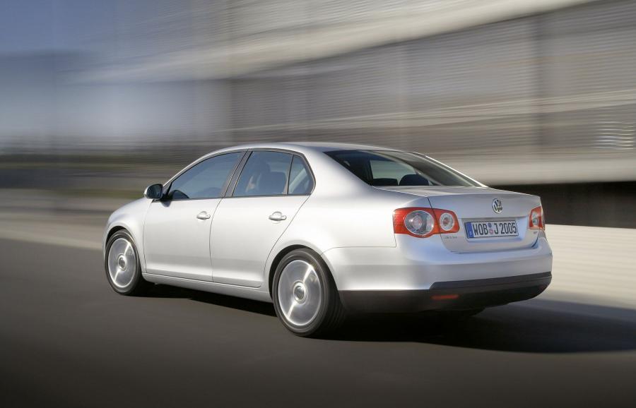  Volkswagen Jetta 2005 года  (фото 15 из 131)